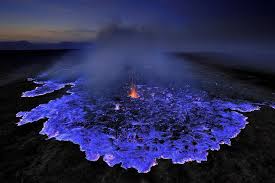 Gunung Ijen: Fenomena Api Biru dan Pesona Alam di Ujung Timur Jawa