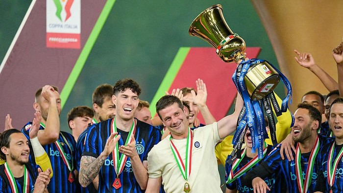 Cristian Chivu Dinilai Layak Dapat Nilai 10 atas Kepemimpinannya