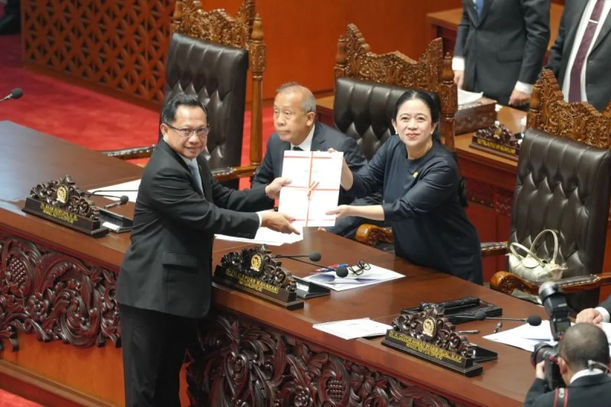 Pengesahan 15 UU Kabupaten/Kota Perkuat Kepastian Hukum Pemerintahan Daerah